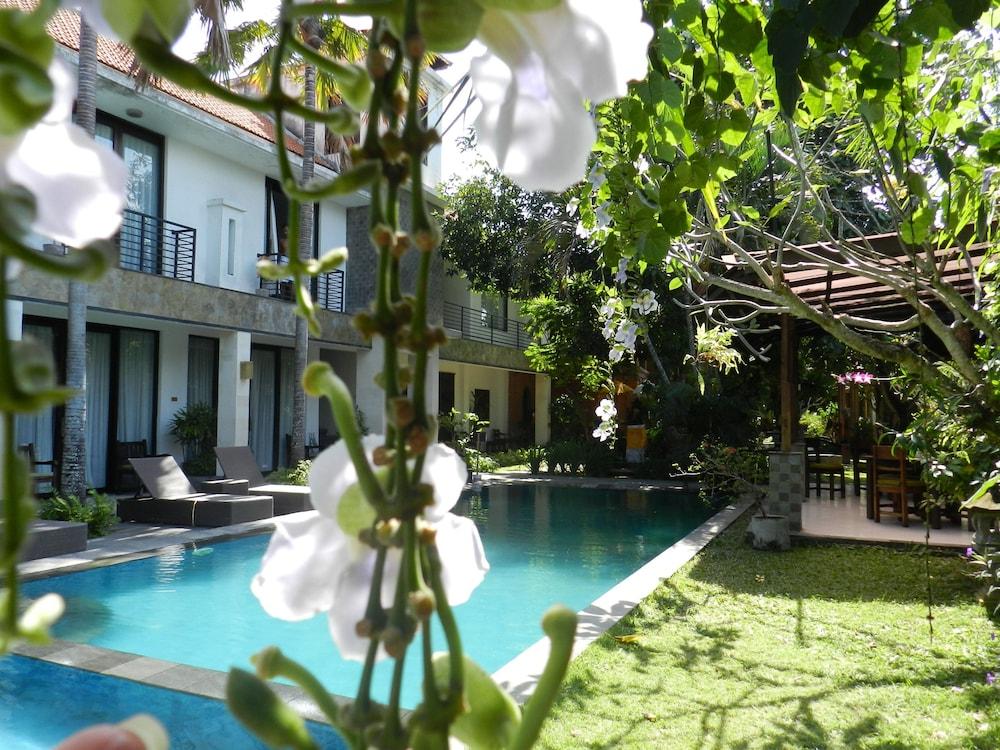 Puri Maharani Boutique Hotel Denpasar Exterior foto